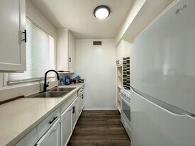 3401 W 84th Pl in Inglewood, CA - Building Photo