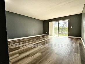 4153 S Semoran Blvd in Orlando, FL - Foto de edificio - Building Photo