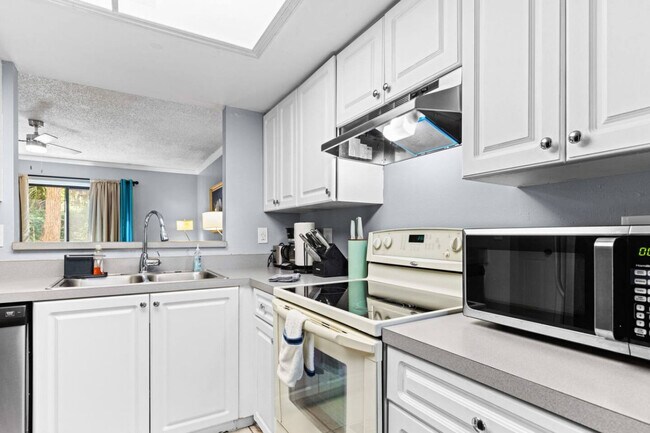 4531 SW 44th Ln in Gainesville, FL - Building Photo - Building Photo