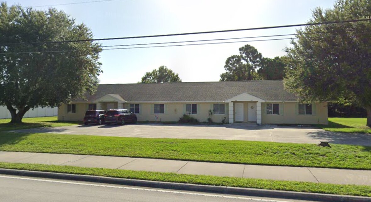 1653 SE Lennard Rd in Port St. Lucie, FL - Building Photo