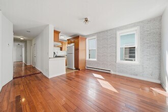 281 River St in Cambridge, MA - Building Photo - Building Photo