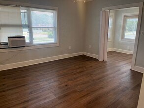 1125 S Ridgewood Ave in Daytona Beach, FL - Building Photo - Building Photo