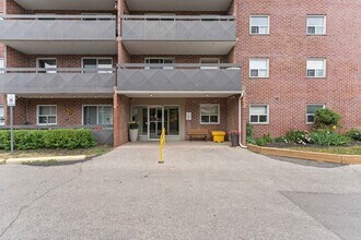 67 N Park St in Brantford, ON - Building Photo - Building Photo