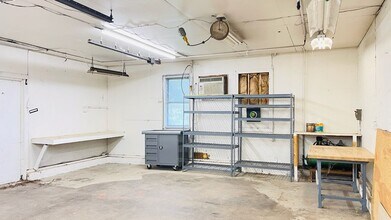 1210 Farmington Ave in Berlin, CT - Building Photo - Building Photo