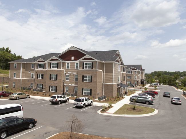 Villas at Hope Crest in Salisbury, NC - Building Photo - Building Photo