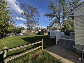 1242 Cedarcliff Dr in Glen Burnie, MD - Foto de edificio - Building Photo