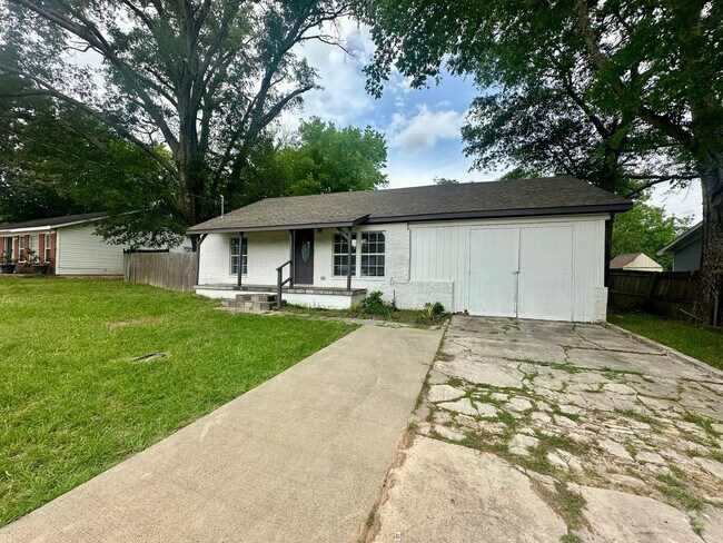 219 Half St in Lindale, TX - Building Photo - Building Photo