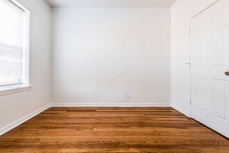 400-402 S Kilbourn Ave Chicago, IL 60624 in Chicago, IL - Foto de edificio - Building Photo