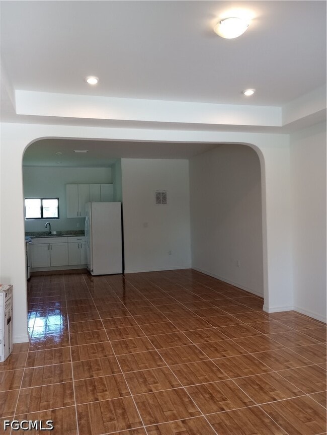 423 Canyon Dr S in Lehigh Acres, FL - Building Photo - Building Photo