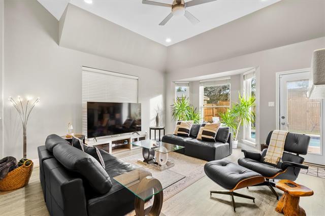 4008 Sherry Ln in Addison, TX - Building Photo - Building Photo