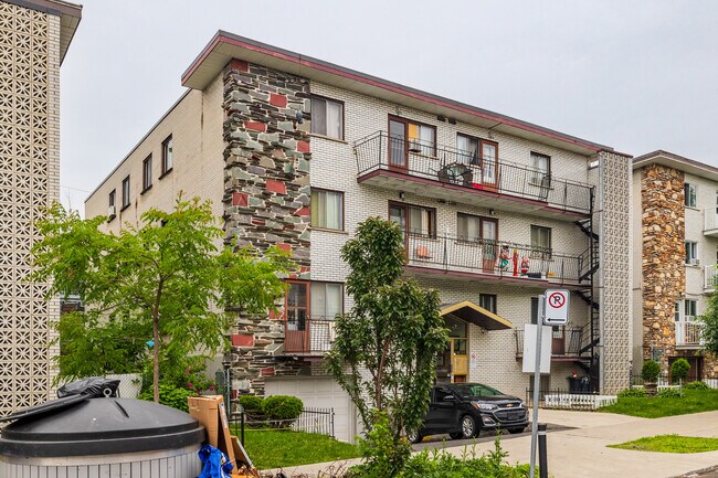 11977 Jubinville Rue in Montréal, QC - Building Photo - Primary Photo