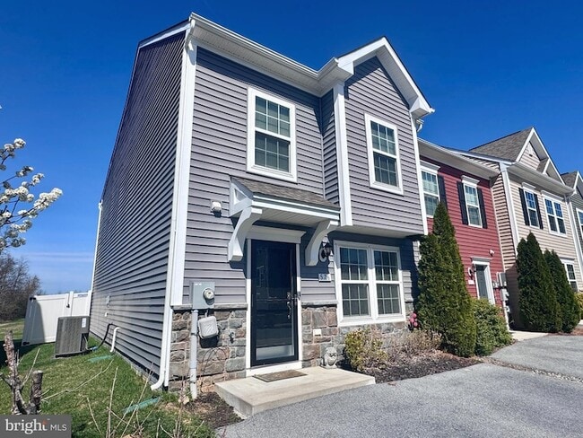 property at 576 Thumper Dr