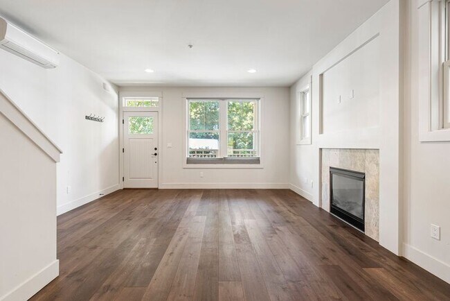 126 SW Grover St in Portland, OR - Building Photo - Building Photo