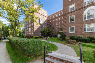 Henley Hall in Jamaica, NY - Building Photo - Building Photo