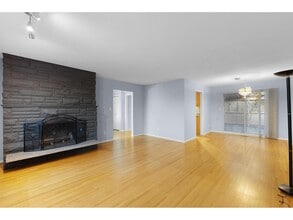 13786 Grosvenor Rd in Surrey, BC - Building Photo - Building Photo