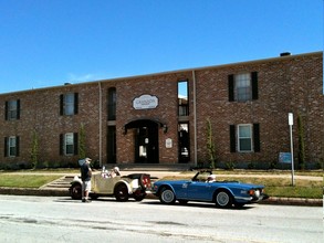 Granada Apartments in Galveston, TX - Foto de edificio - Building Photo