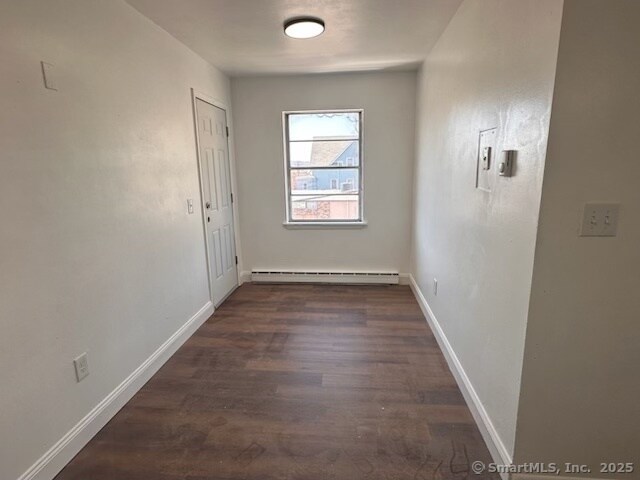 1295 E Main St in Waterbury, CT - Building Photo - Building Photo