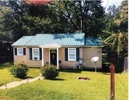 45 Lakeside Dr in Childersburg, AL - Building Photo