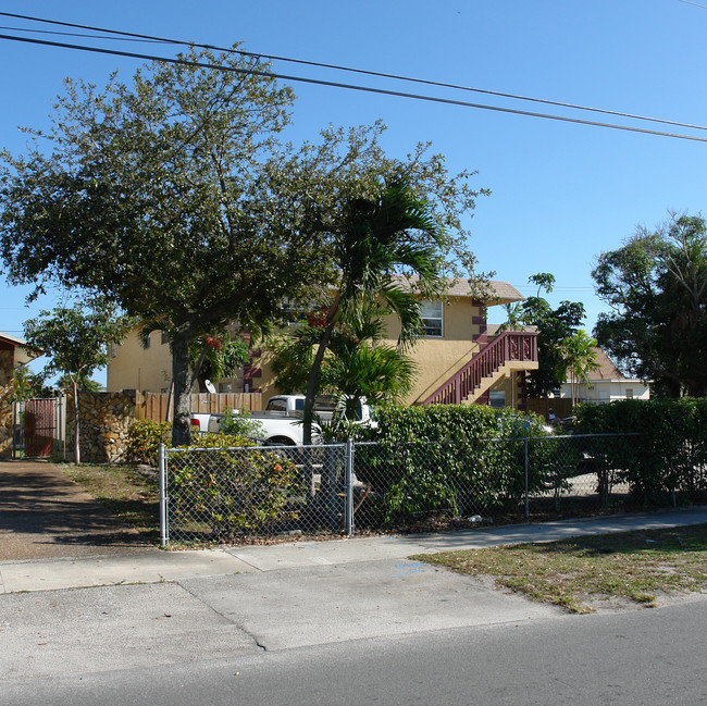 Palm Apartments in Pompano Beach, FL - Building Photo - Building Photo