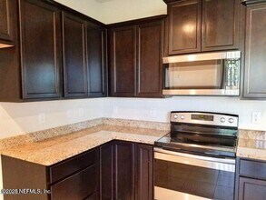 7022 Berrybrook Dr in Jacksonville, FL - Building Photo - Building Photo