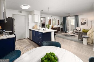 6873 Peachtree Blvd in Atlanta, GA - Building Photo - Building Photo