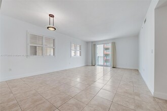 7270 SW 89th St, Unit C403 in Miami, FL - Building Photo - Building Photo