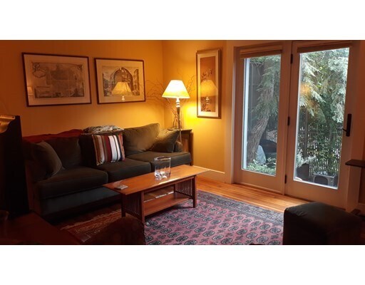 53 Sacramento St in Cambridge, MA - Foto de edificio