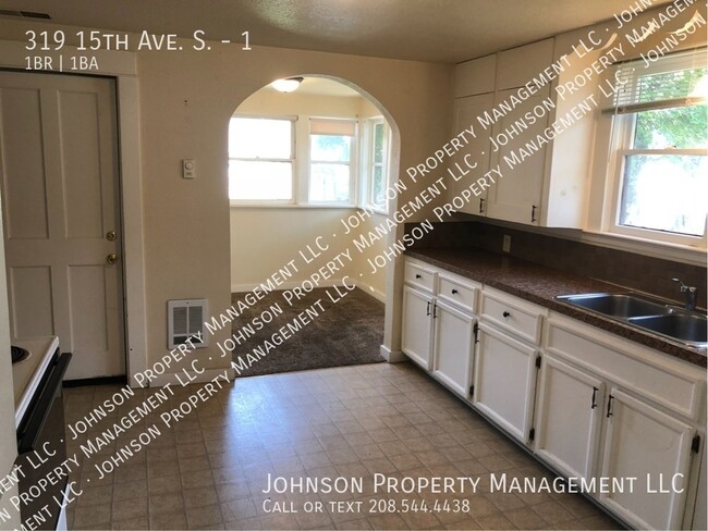 319 15th Ave S in Nampa, ID - Foto de edificio - Building Photo
