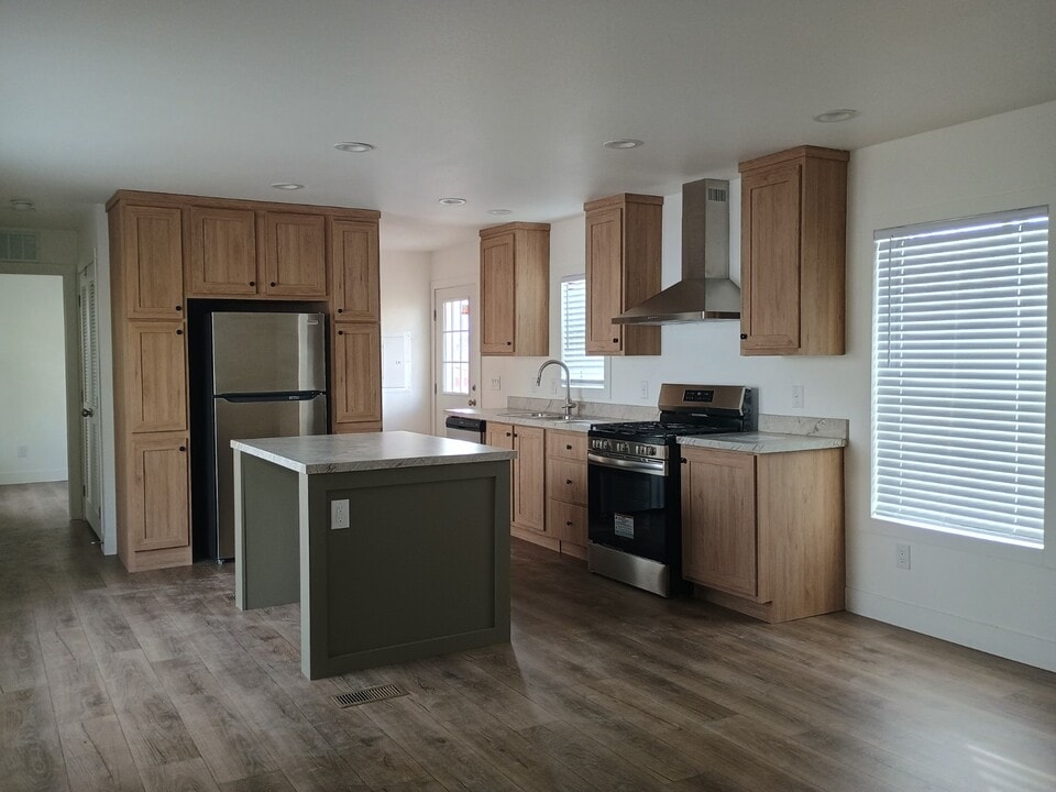 4388 E Lake Mead Blvd in Las Vegas, NV - Building Photo