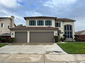 40336 Cambridge St in Murrieta, CA - Building Photo