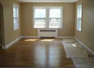 57 Pond St, Unit #1 in Watertown, MA - Building Photo - Building Photo