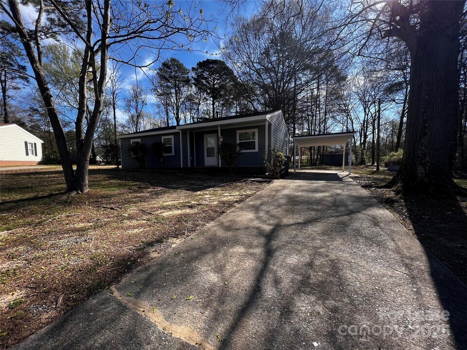 407 Stirrup Ct in Charlotte, NC - Building Photo