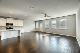 108 Flexus Ln in Liberty Hill, TX - Building Photo - Building Photo