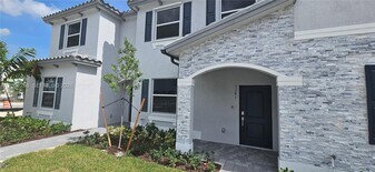 1181 SE 1st Ave in Florida City, FL - Building Photo