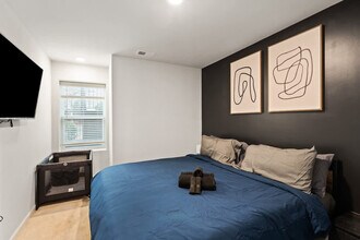 2037 Statesville Ave in Charlotte, NC - Building Photo - Building Photo