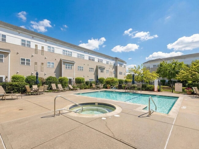 211 Central St, Unit a113, Unit a113