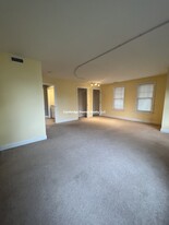 384 Washington St, Unit 348 in Somerville, MA - Building Photo - Building Photo