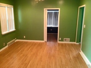 358 Slade Ave in Elgin, IL - Foto de edificio - Building Photo