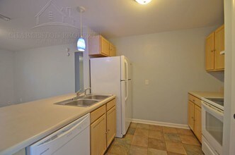 1530 Fort Johnson Rd in Charleston, SC - Building Photo - Building Photo