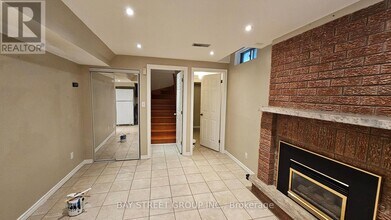 2107 Wincanton Crescent in Mississauga, ON - Building Photo - Building Photo