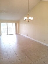 1055 Coral Club Dr in Coral Springs, FL - Building Photo - Building Photo