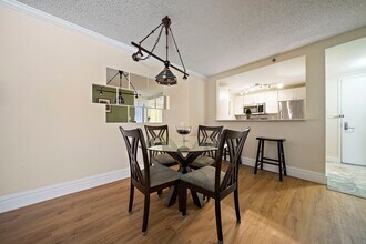 15 North Beacon St, Unit 212 in Boston, MA - Building Photo - Building Photo