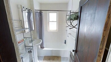 243 Summer St, Unit 243 in Somerville, MA - Foto de edificio - Building Photo