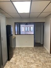 70 6th Ave, Unit Second floor in Troy, NY - Foto de edificio - Building Photo