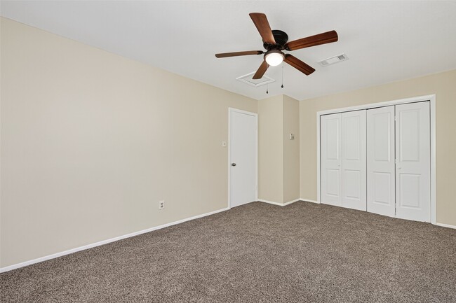 property at 813 Lakeview Dr