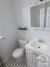 1140 W Morse Ave, Unit 204 in Chicago, IL - Building Photo - Building Photo