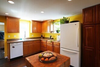 43 Alpine Pl in Franklin, MA - Building Photo - Building Photo