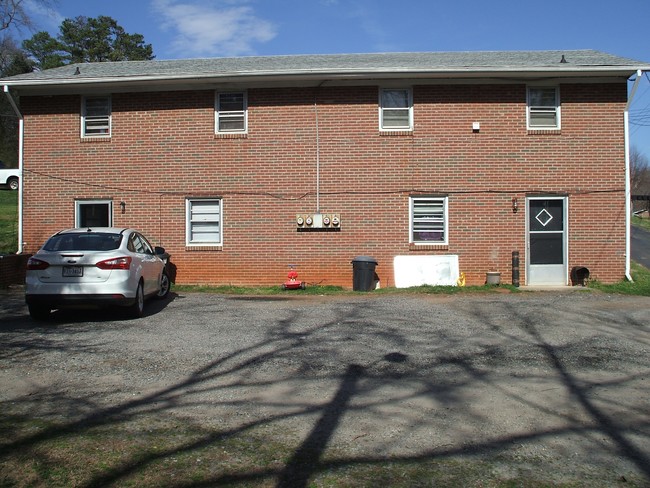 50 Mason Ct in Martinsville, VA - Building Photo - Building Photo