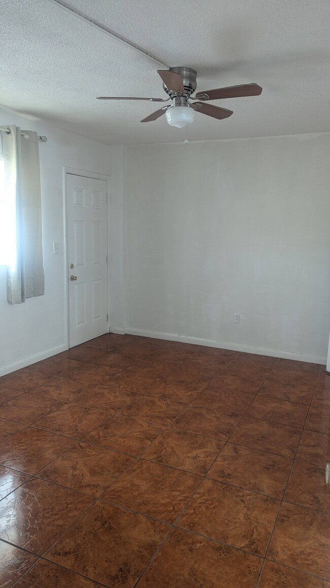 20400 NW 7th Ave, Unit Cozy 1-bedroom Miami in Miami, FL - Foto de edificio - Building Photo