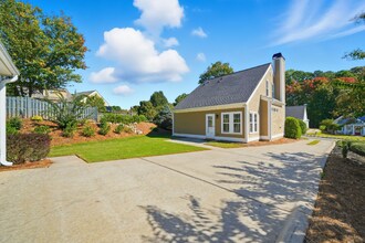 202 Evergreen Trce in Canton, GA - Foto de edificio - Building Photo